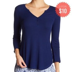 ✨ Maidenform Ribbed Split Neck Henley Shirt